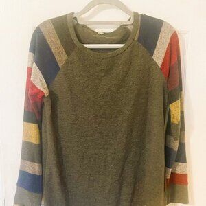 Bellamie Top Pullover S Lightweight Gray Green Yellow Blue Chest 19" Length 28"